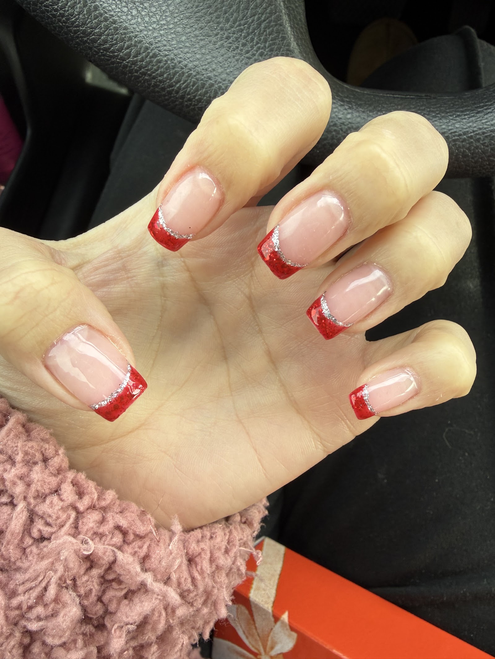 T T Nail logo